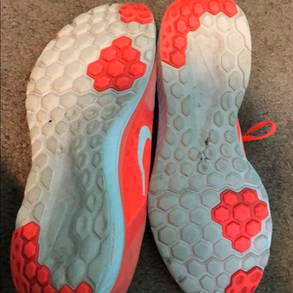 Neon orange Nike free runs - Picture 5 of 6